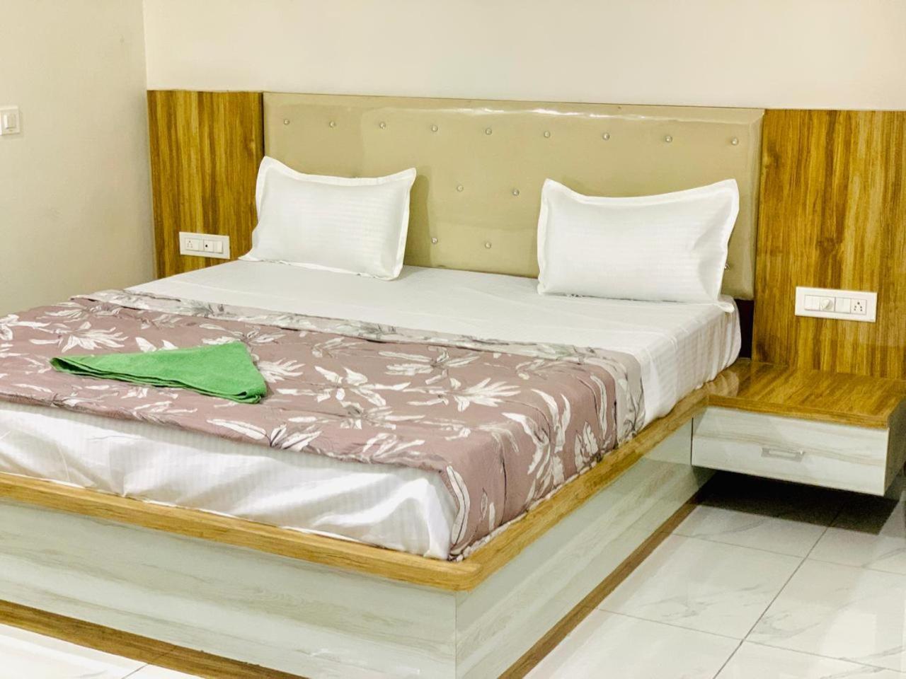 The Silver Tulip Ludhiana Exterior foto